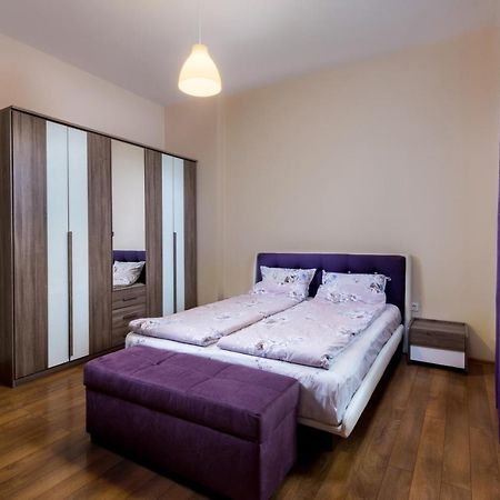 Family Apartment - Comfort In The Center Burgas Bagian luar foto