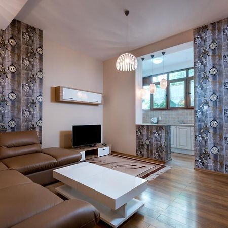 Family Apartment - Comfort In The Center Burgas Bagian luar foto