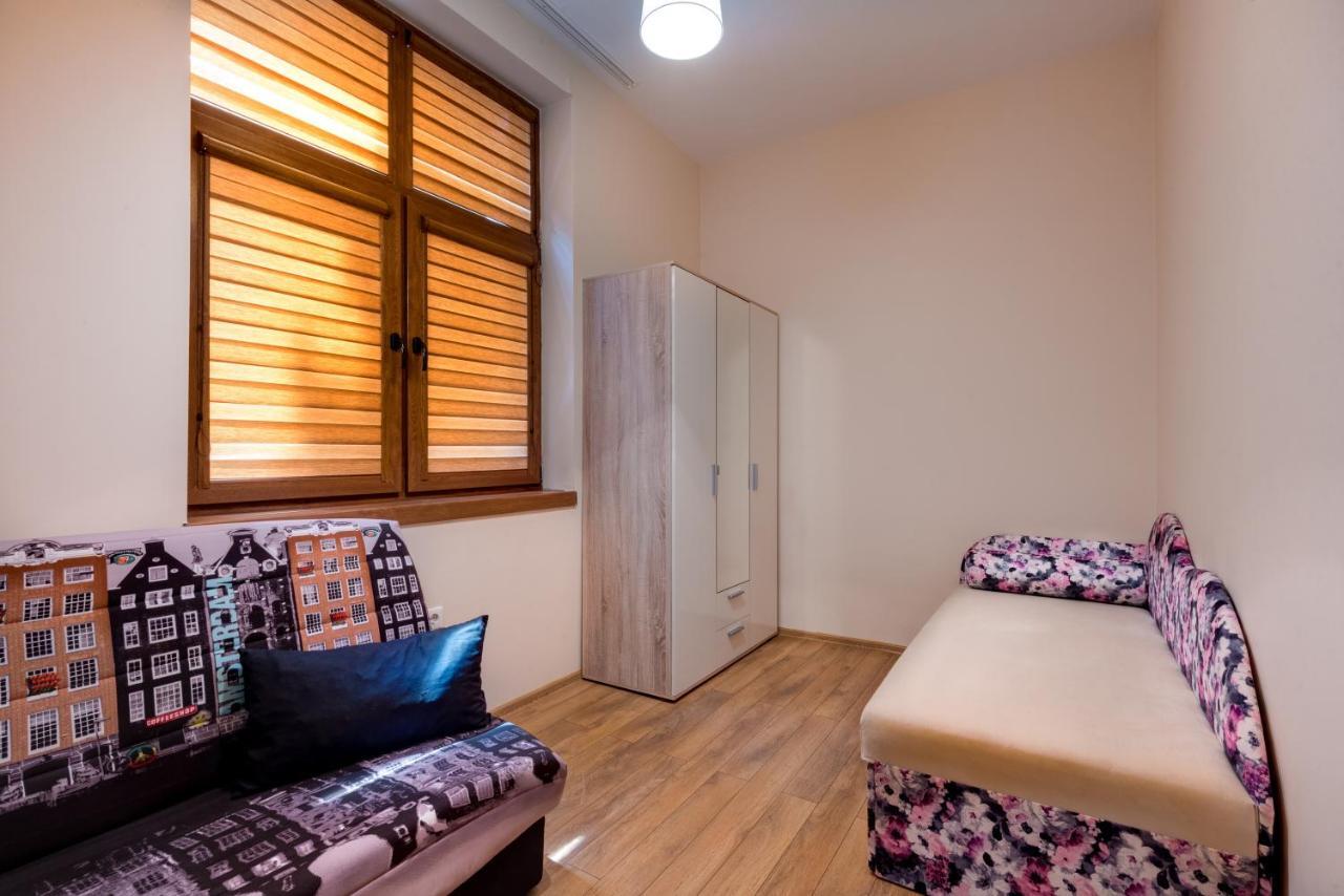 Family Apartment - Comfort In The Center Burgas Bagian luar foto