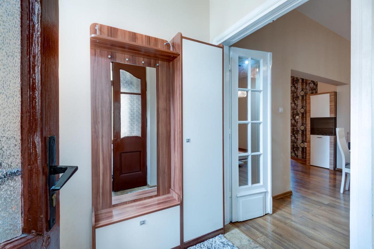 Family Apartment - Comfort In The Center Burgas Bagian luar foto