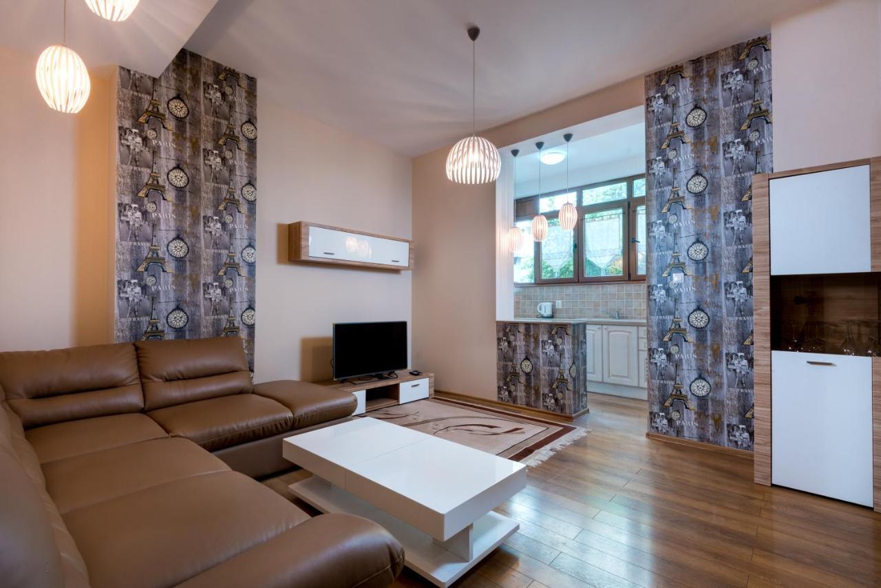 Family Apartment - Comfort In The Center Burgas Bagian luar foto
