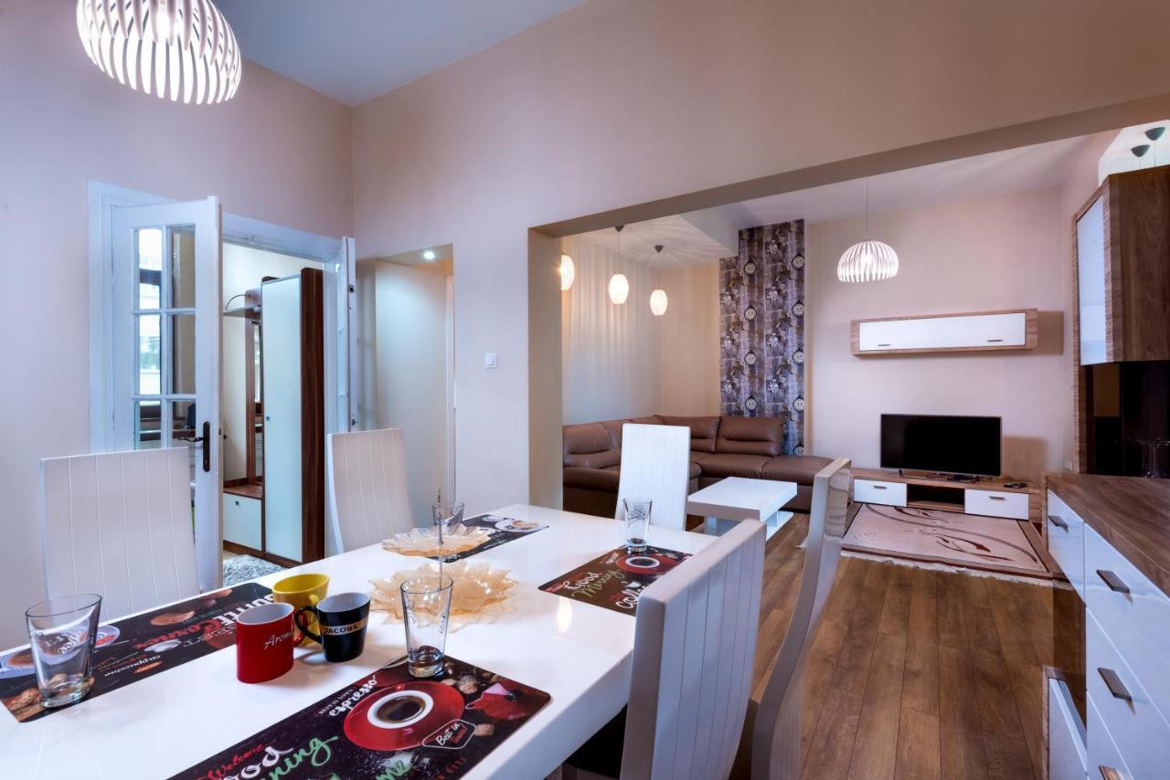 Family Apartment - Comfort In The Center Burgas Bagian luar foto