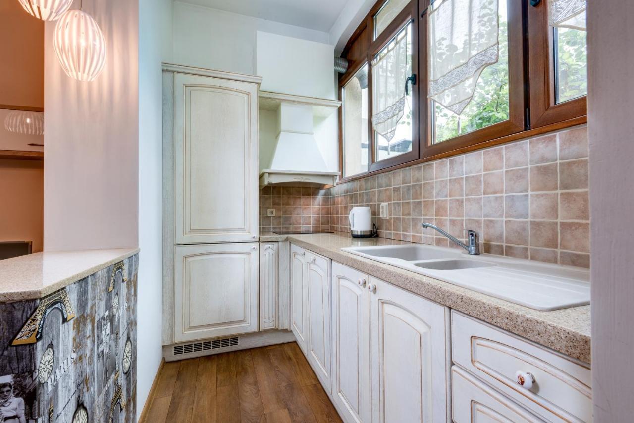 Family Apartment - Comfort In The Center Burgas Bagian luar foto